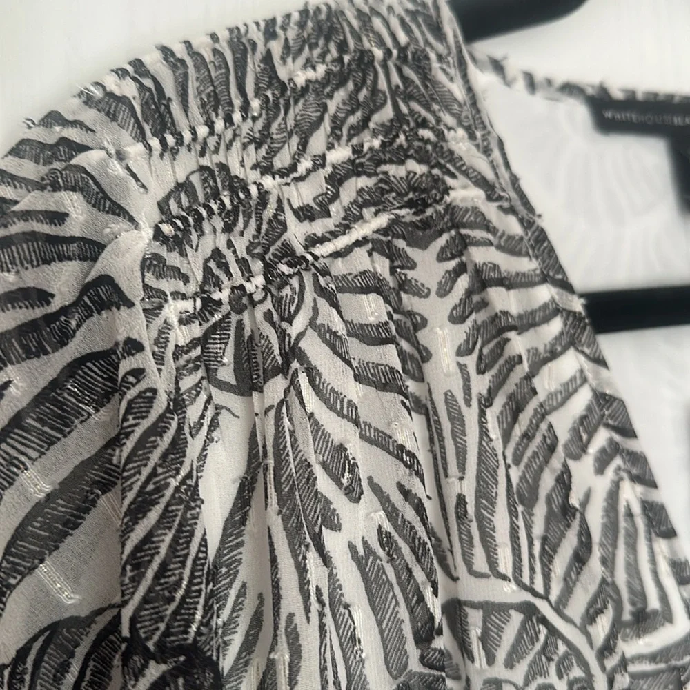 White House Black Market black & White Blouse - Picture 4 of 7